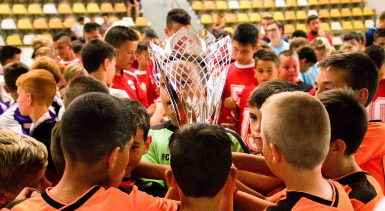 b_szekely-magyar-utanpotal-dijatado-ao-24